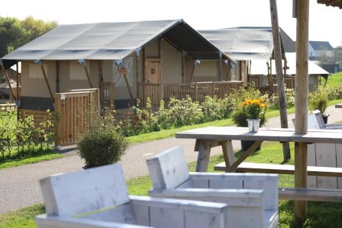 Safaritent Premium aan het water