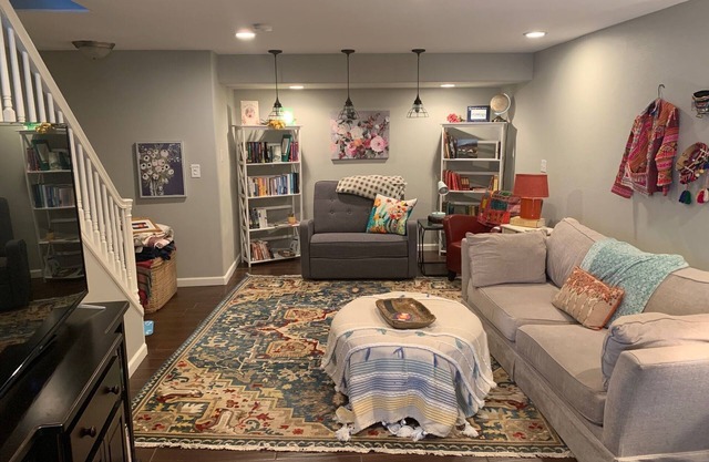 Safe, upscale neighborhood, spacious 2 bedroom walk-out next to a park.