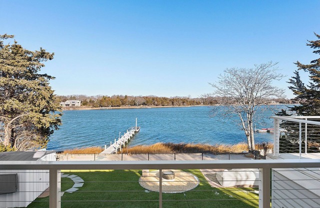 Sag Harbor Water View w Dock 1.5ml from town