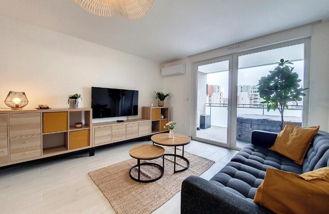 SAGLIO - Neuf - SPA - Tout confort - Parking - Tramway - Proche Centre