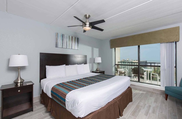 Saida IV 703 - Cozy Condo w/Beachfront Balcony, Small Dog Friendly, Oceanfront Pools & Spas