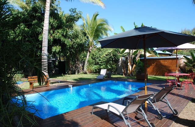 SAINT-PAUL, FRONT DE MER, PRETTY 3 BEDROOM VILLA WITH POOL