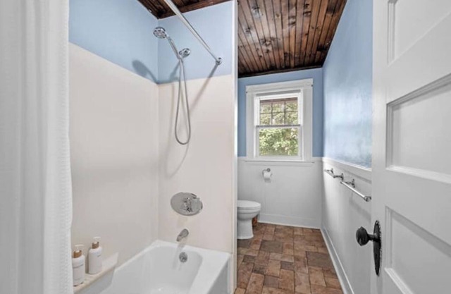 Salem 3BDR w/ Gameroom+Balcony+Parking