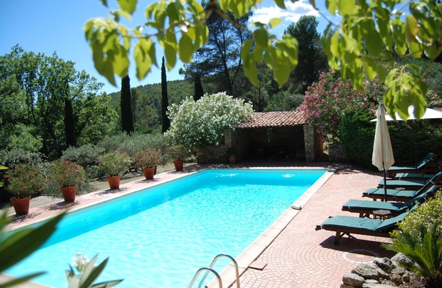 SALERNES Haut Var Charming house swimming pool 6x12 air conditionng park 70000m2