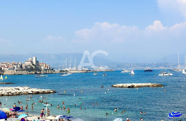 Salis Amazing waterfront apartment with sea views