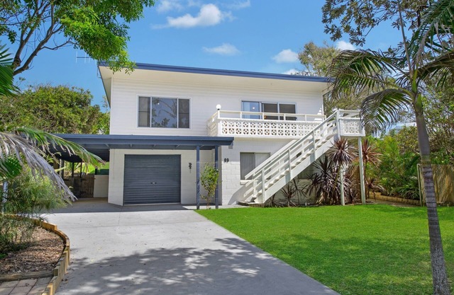 Salt Breeze - ocean, lake and shop central. Pet friendly