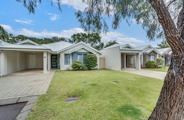 Salty Sands | 2BR Cottage | Walk to the Beach