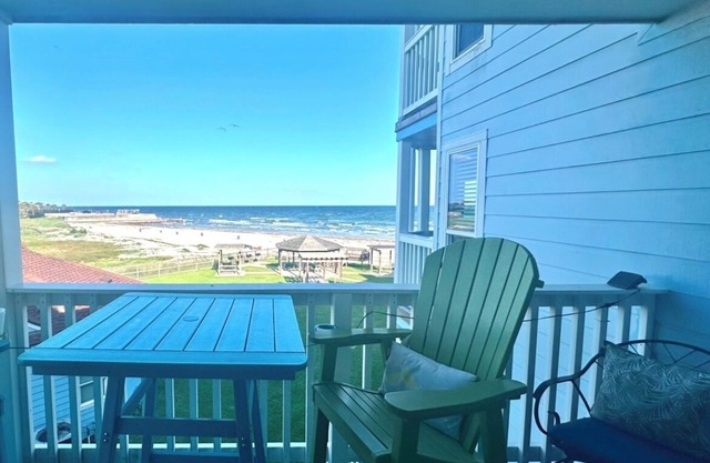 Salty Sea Wishes - Ocean Views, Beach Access, Family Vibes