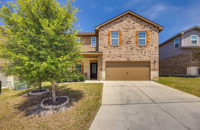 San Antonio Home w/Fenced-In Yard: Steps to Park!