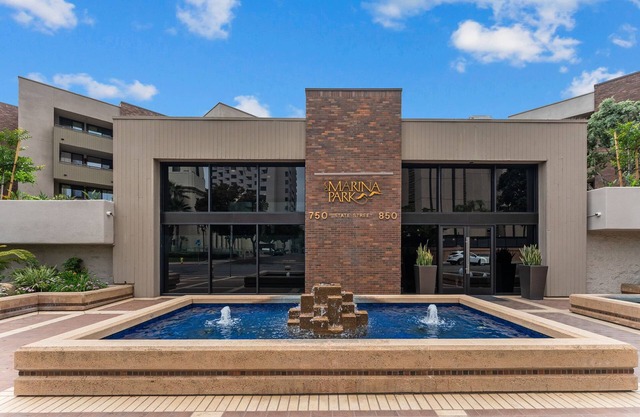 SAN DIEGO MARINA CONDO, FULLY FURNISHED/2-BR, 2-BA/2-CAR/SEAPORT VILLAGE/TROLLEY