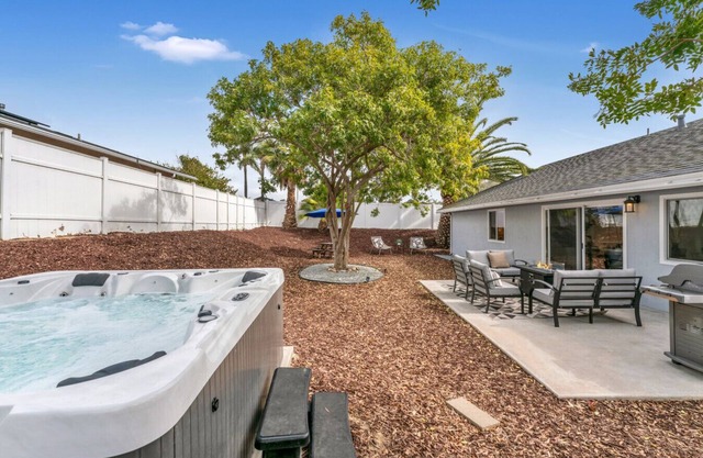 San Diego Retreat w/Hot Tub Near Beach & Downtown