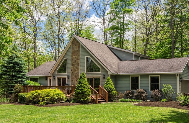 San-Stress | Lake Access, Big Yard, Community Pool