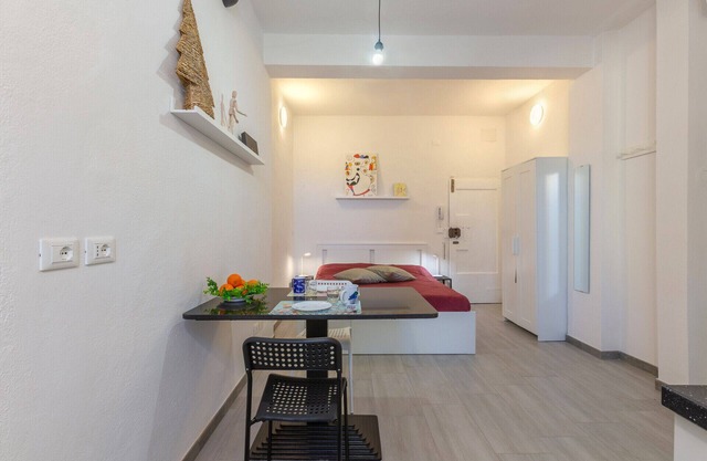 San Vitale University Center Apartment