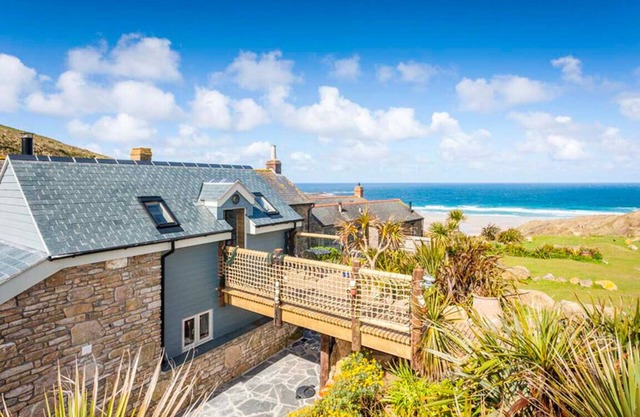 Sandpipers, Beach Cottage, Great Sea Views, Patio