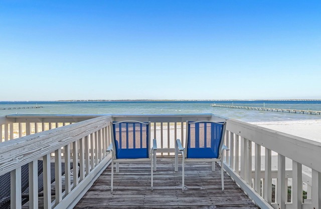 "Sandy Sunsets" | Private Beach & Fishing Pier | My Beach Getaways