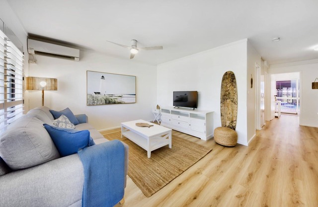 Sandy Toes - Coastal Retreat