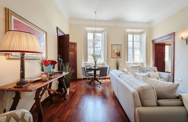 SANTA CROCE Apartment, Central and Convenient