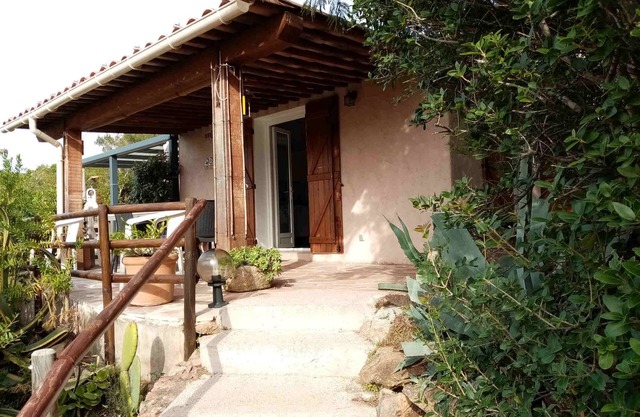 Santa Giulia Mini Villa vue mer 500 m. Plage Accès à Pied - Climatisation