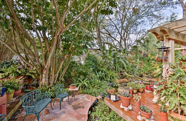 Sarasota Bungalow w/Pergola, Garden & Waterfalls!