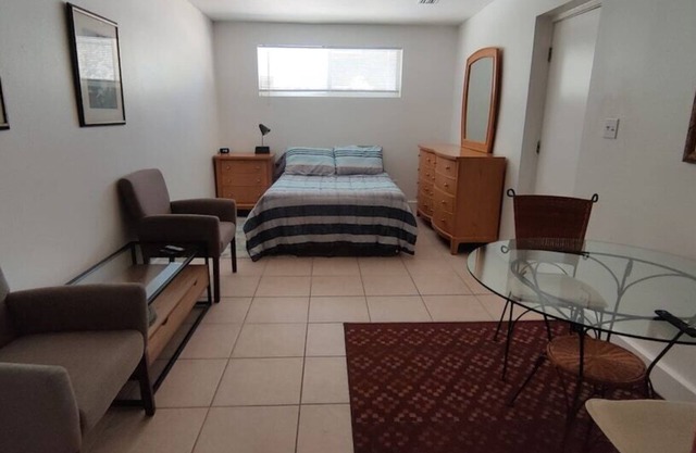 Sarasota Springs Apartment