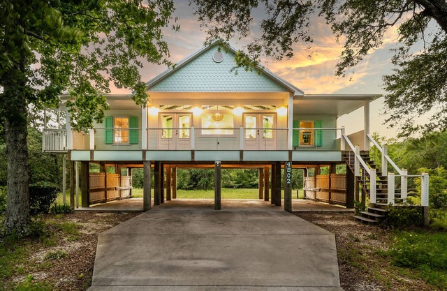 Sassy Seas Hideaway Rest-Relax-Recharge: 2BR, 2BA & Balcony Near Ocean Springs