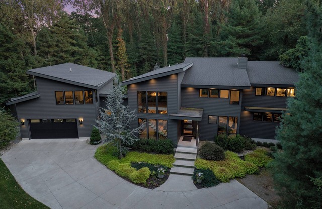 Saugatuck Modern Retreat w/ HotTub & Walk to Beach