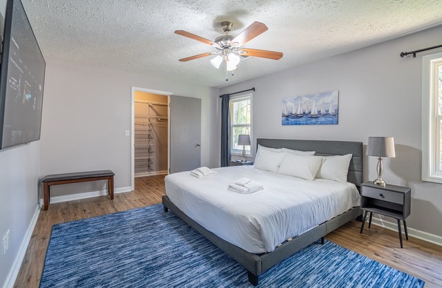 Save Midweek! 3BR Near Lake Acworth & Downtown