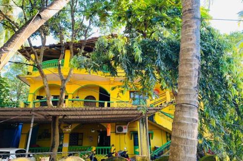 Savitri Guest House