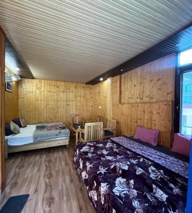 Savitri hotel and restaurant