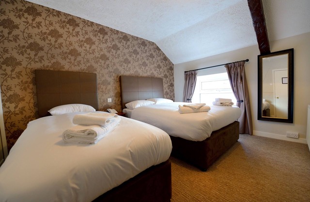 Savoy Country Inn