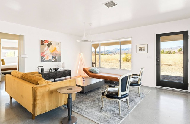 Sawtooth House - Hot tub - Views - Yoga Space