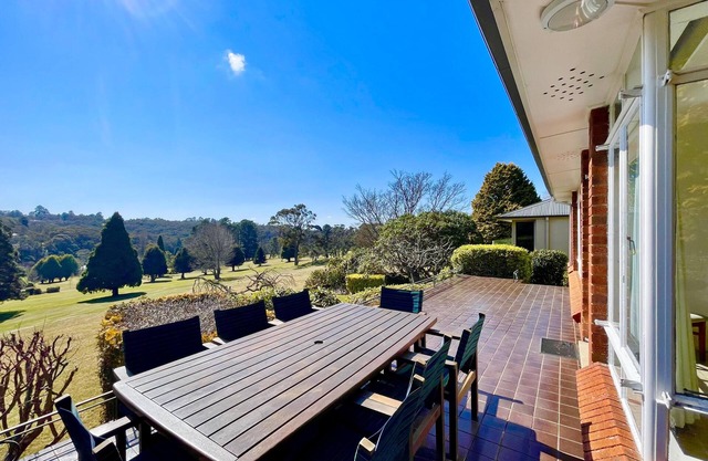 Scarlett's Place - Golf Retreat, 4 Bedroom, 2 Bathroom, Sauna, BBQ, Deck, Accessible