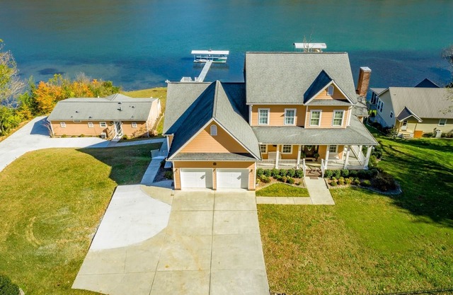 Scenic City Cove | Large Main + Guest Riverfront Home | Sleeps 19