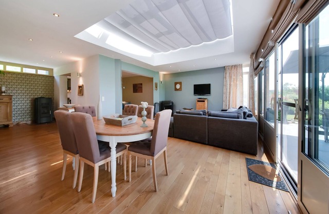 Scenic Garden Stay, Mohiville