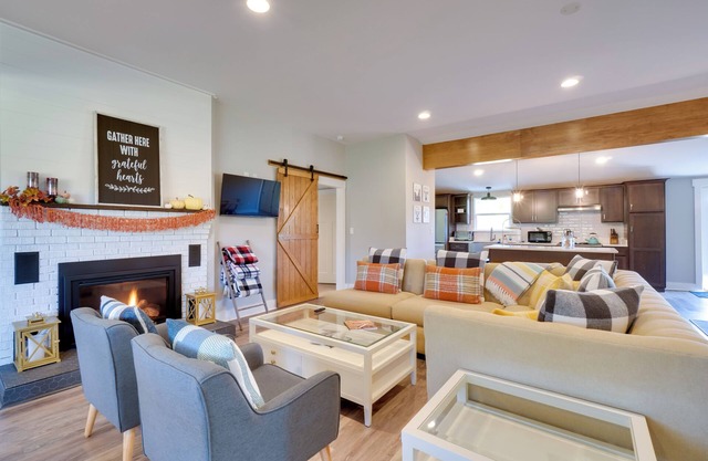 Scenic Home on 20-Acre Farm: Families Welcome