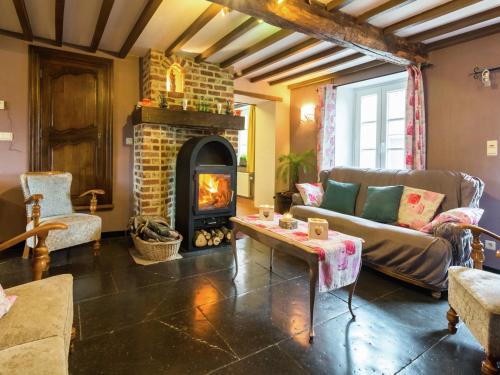 Scenic Retreat in Gimnée