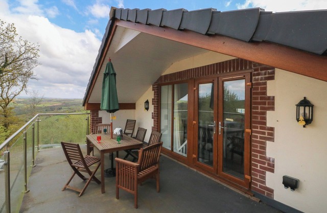 SCENIC VIEWS, family friendly in High Bickington