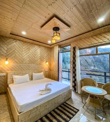 Scenic Village Stay near Kufri With Bonfire & Veg Meals-Alpine Crest Homestay Kufri