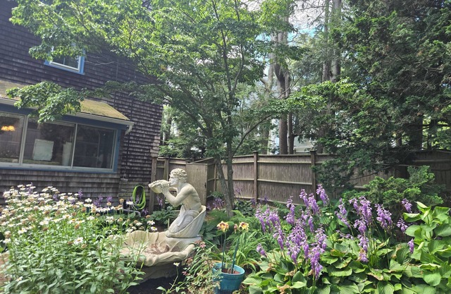 Scholar’s Retreat on College Hill-Steps to Brown & RISD