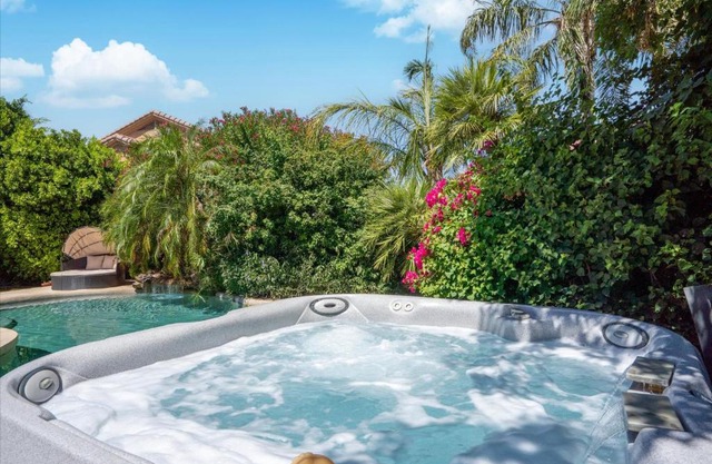 Scottsdale Escape - Pool, Spa, Firepit, & Pool Table