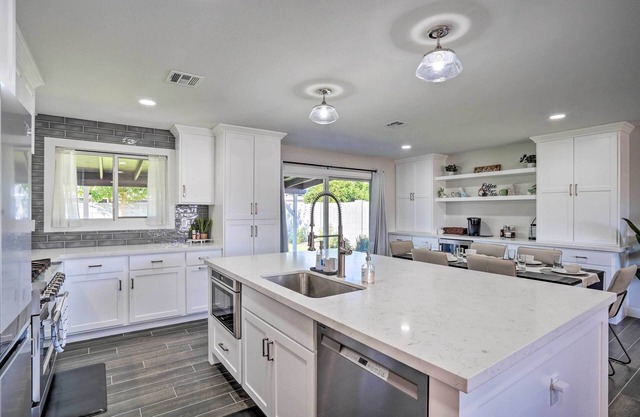 Scottsdale Home w/Putting Green, 3 Mi to Old Town