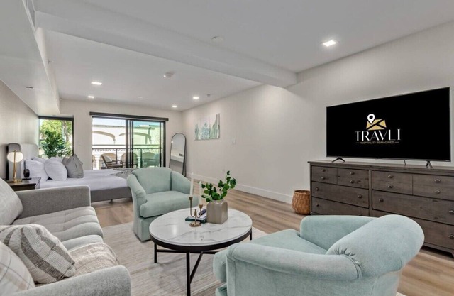 Scottsdale LUX Studio: Old Town Views & Gym Access