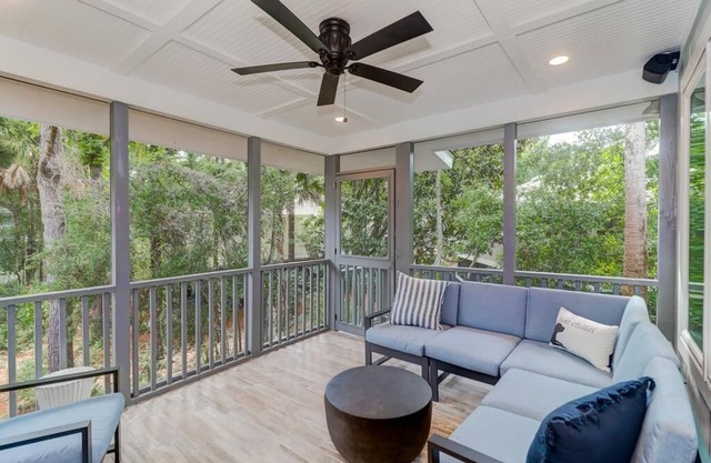 Screen porch, Ping-Pong, 2 Living areas with TVs, Coastal Chic - 29 Twin Oaks