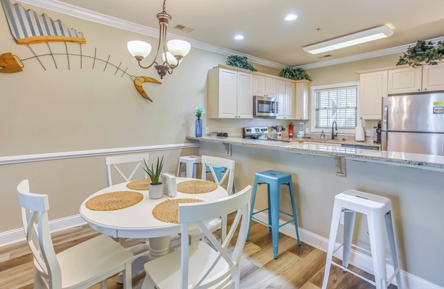 Screened-In Patio: Myrtle Beach Golf Condo