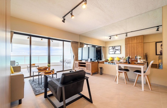 Sea Breeze - A Luxury Seaview Condo