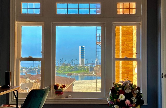 Sea Breeze @ Charming Suite with Ocean View @ By beach 🏖️ & marina shoreline