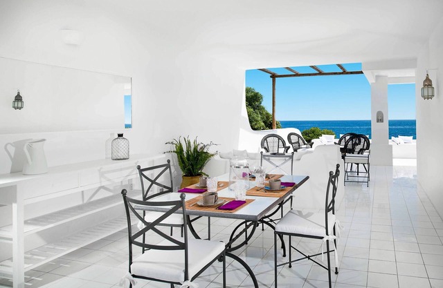 Sea front holiday villa in Fontane Bianche, Sicily