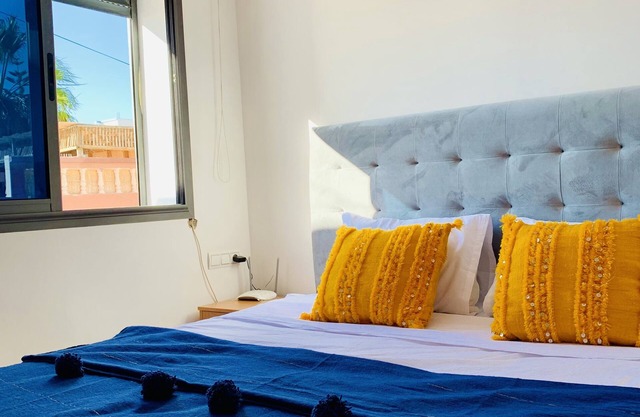 Sea/mountain view spacious terrace apartment, 5 mins beach tamraght/taghazout