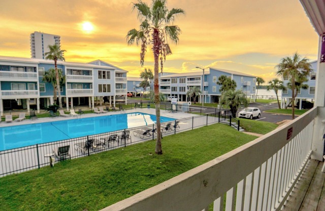 Sea Oats B106 by ALBVR - Pet Friendly - Great renovation and tons of space in this condo
