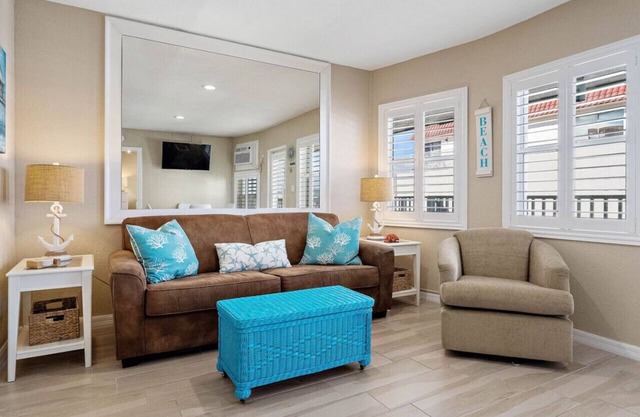 Sea Rocket 28: 1BD/1BA Beachside Tranquility